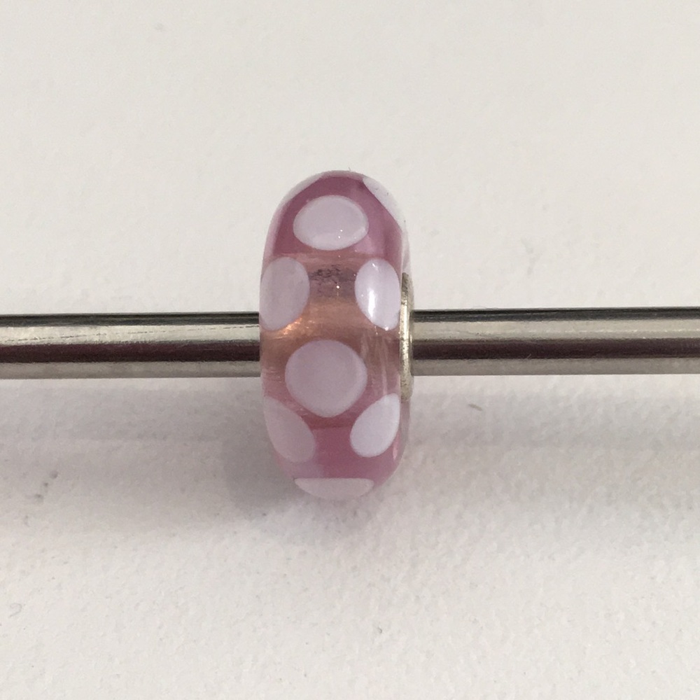 Trollbeads Pink Dottie’s glass bead